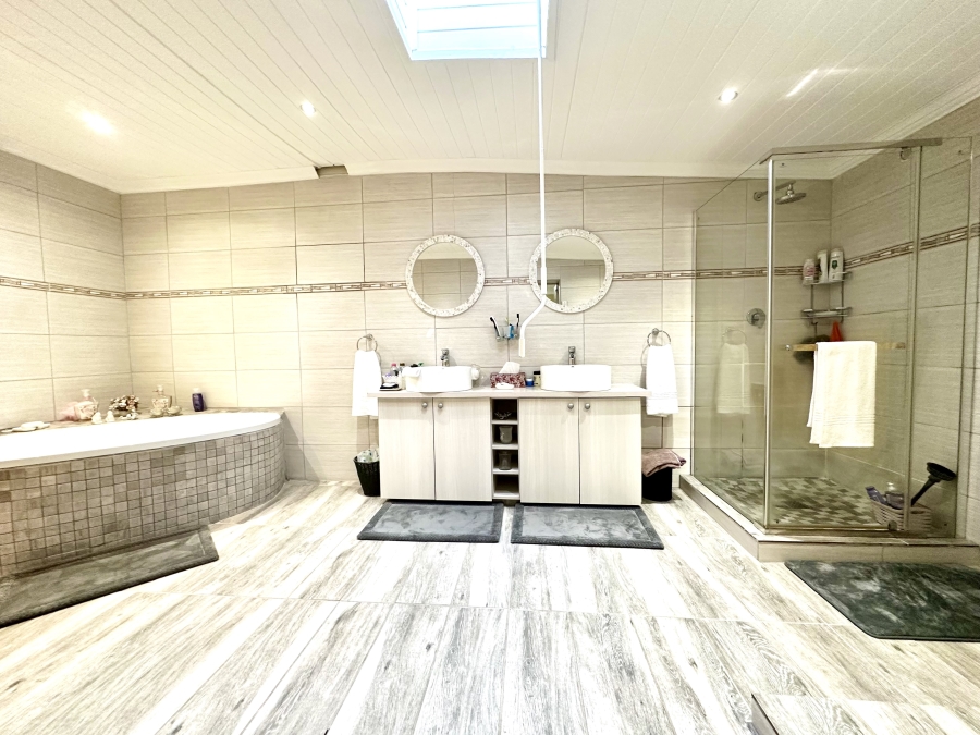 3 Bedroom Property for Sale in Porterville Western Cape